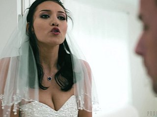 Kotor pengantin Bella Rolland mendapat terbentur pada perkahwinan