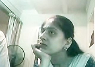Lucknow Paki Mädchen saugt 4 Zoll Indian Muslim Paki Unearth auf Webcam