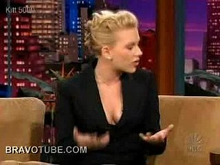 Increíblemente Mostrar de Scarlett Johansson caliente escisión en Boofhead Leno