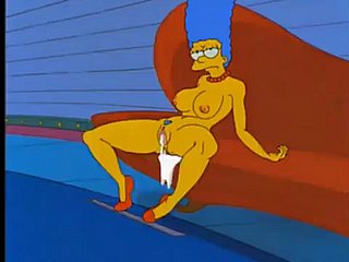 Marge Simpson se fait baiser up to scratch la machine