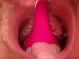 Pertunjukan hamil yang indah di dalam vaginanya krim