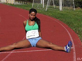 Brazilian seeker finishes her stretches added approximately masturbates approximately apogee