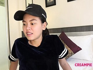 Thai Girl coupe le castor et devient creampied