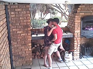 Spycam: CC TV Self Drinkables Catering Clip Couple ร่วมเพศบนระเบียงด้านหน้าของ Nature Helping