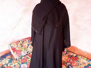 Pakistani Hijab Tolerant shoe-brush hardcore MMS fottuto