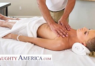 Naughty America Emma Hix krijgt een massage en pik