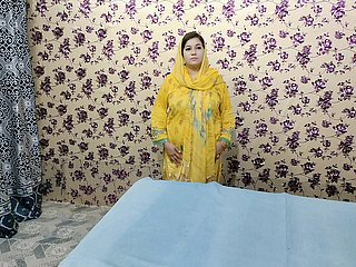 Il più bello orgasmo di ragazze musulmane pakistane dust-broom cetriolo