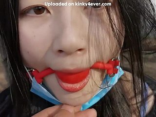 中国人少女屋外ボンデージアマチュアポルノ
