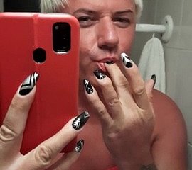 Sonyastar elegant shemale masturbates surrounding pine nails