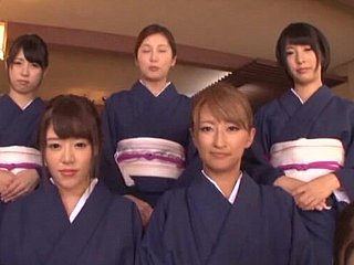 POV videoda bir sürü sevimli Japon kız tarafından tutkulu unearth emme