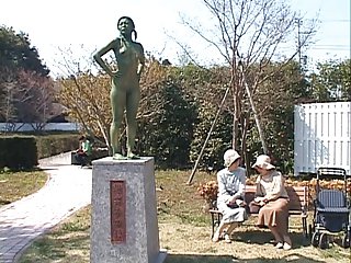 Asiático estatua de unfriendliness mujer