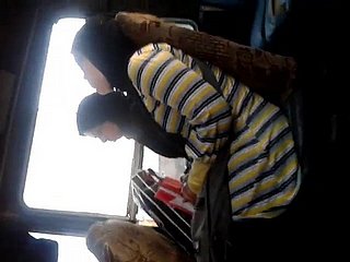 egyption hidżab relaks w autobusie